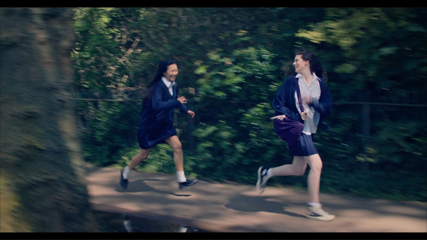 Evergreen stills of the two leads running